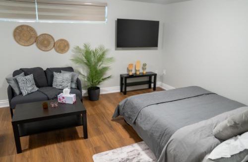 Mount Pleasant Apartment | Studio Apartment B - Full Kitchen - Cozy and Modern