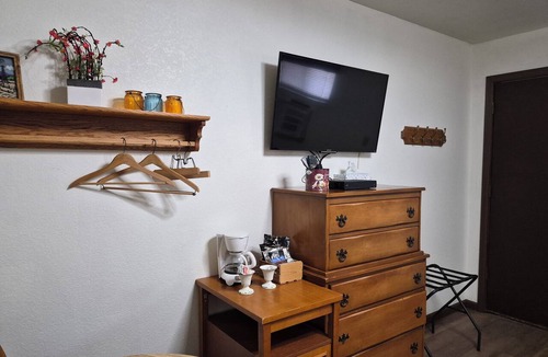 Monroe City Apartment | Studio apartment in Monroe City with boat parking near Mark Twain Lake No Pets