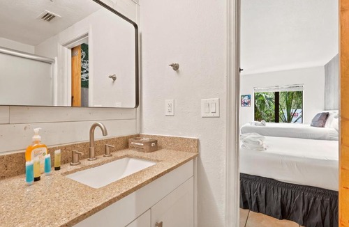 Florida Center Apartment | Studio Condo Near Universal I-Drive w Kitchenette