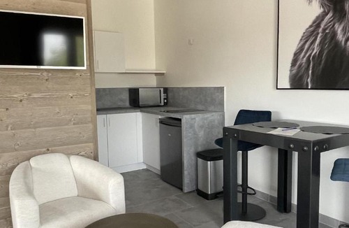 Les Attaques Apartment | Studio Gisèle