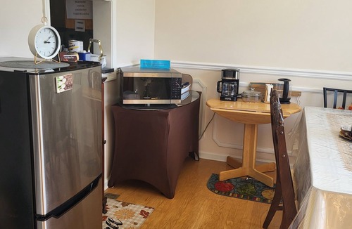 Palmer House | Studio-like with full Kitchenette-monthly stays only