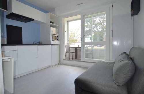 Courseulles-sur-Mer Apartment | Studio with loggia - 200m from the beach - Parking