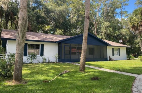 Dunnellon House | Stunning 3bd/2ba-Rainbow River Across the Street!