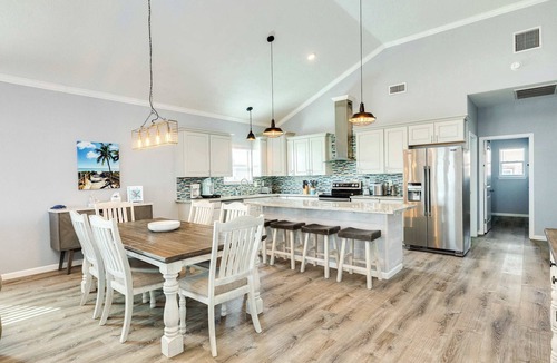 Surfside Beach House | Stunning Beachfront House in Surfside Beach