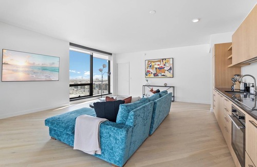 Hollywood Apartment | Stunning Hollywood Views: 2BR Steps from Walk of Fame + Rooftop