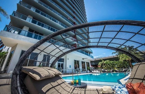 Hallandale Beach Apartment | Stunning Studio Suite with Breathless View Miami 1909 B