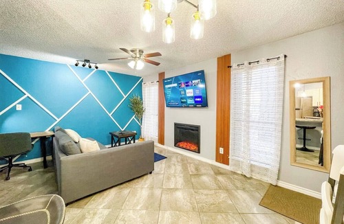 West Arlington Apartment | Stylish 2BR/2BA Condo with Fireplace & Full Kitchen in Arlington