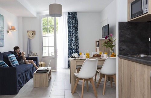 Rivedoux-Plage Apartment | Stylish Beachside Apartment