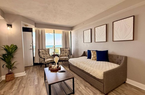 Ortona Park Condo | ★Stylish & Comfy ☀Sunrise & Ocean View 65" Smart TV w/Ocean Front Balcony