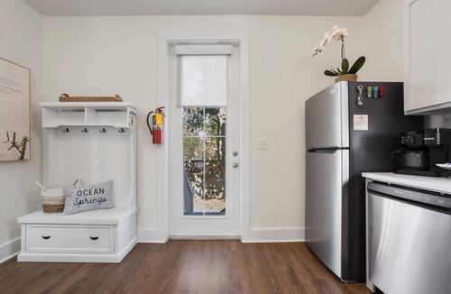 Ocean Springs Cottage | Stylish Downtown Cottage w/Golf Cart for Rent