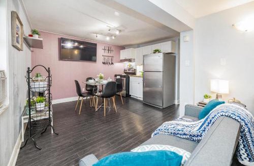 Centretown West Apartment | Stylish Ottawa Getaway for 5