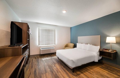 Rockledge Hotel | Stylish Single Room with Kitchen Near TreeTop Trek Park & Outdoor Fun