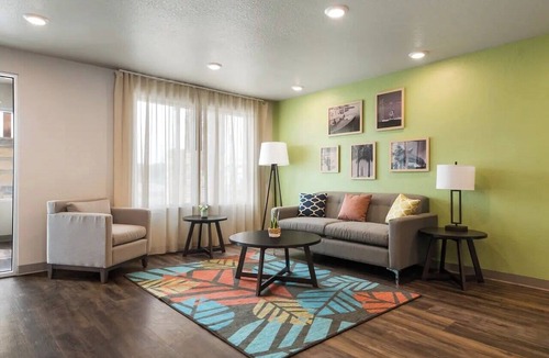 Rockledge Hotel | Stylish Single Room with Kitchen Near TreeTop Trek Park & Outdoor Fun
