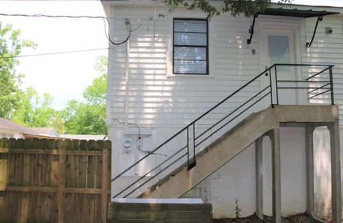 Highlands - Perkins House | Stylish Studio Apartment B! Walk to Lakes & LSU campus! Full Kitchen