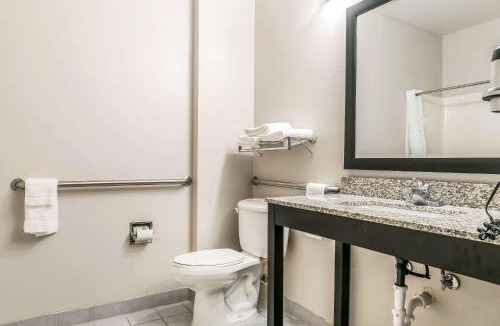 Mason Hotel | Suburban Studios Mason Hwy 42