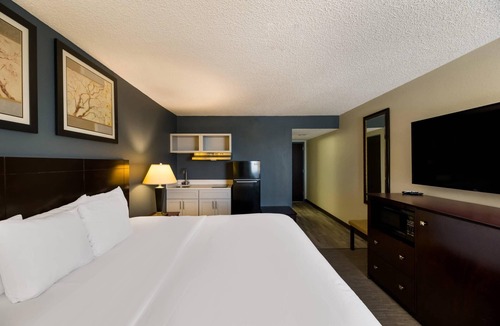 San Angelo Hotel | Suburban Studios San Angelo near Convention Center