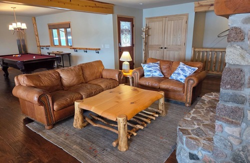 Coloma House | Sugar Sand Beach House 8bd/7 bath/Sleeps30/Jetski