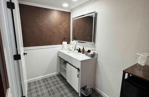 Lusk House | Suite 103