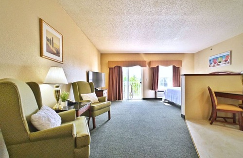 Pembine Apartment | Suite for 3 | Getaway in Wisconsin | Golf, Pool
