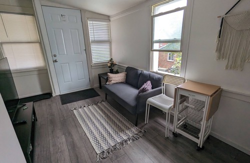 Cornwall Apartment | Sunny one bedroom apartment, Central Location
