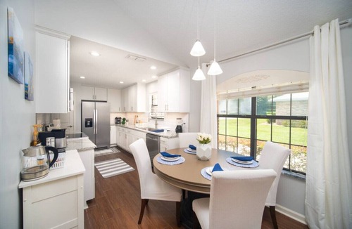 Southside House | ~Sunny Spring Pad Sleeps 12 Sps & Beaches~