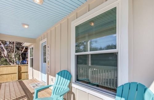 Vilano Beach House | Sunnyside Close to Ocean & Historic St Augustine Pool Home for 10