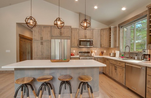 Truckee House | Sunrise Abode at Tahoe Donner - Luxurious New Build, Soaking Tub, HOA Amenities