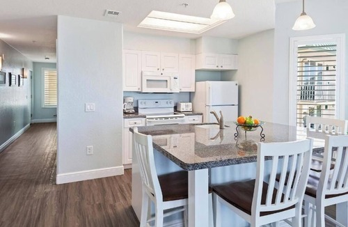 Ormond Beach Hotel | Sunrise Ocean View from 1BR Condo – Walk to Beach & Enjoy Coastal Vibes