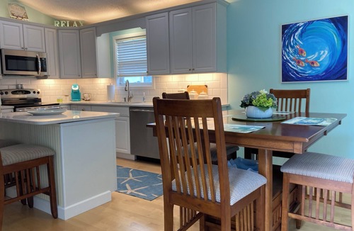 Colington House | Sunset Strolls: 2BR/1BA, 5 min to beach, dog-friendly, MP7 Kill Devil Hills