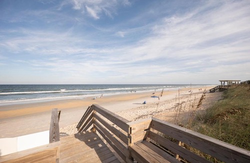 Marineland Acres House | Sunshine Beach, 3 Bedrooms, Private Pool, WiFi, Pet Friendly, Sleeps 8