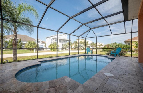 Marineland Acres House | Sunshine Beach, 3 Bedrooms, Private Pool, WiFi, Pet Friendly, Sleeps 8