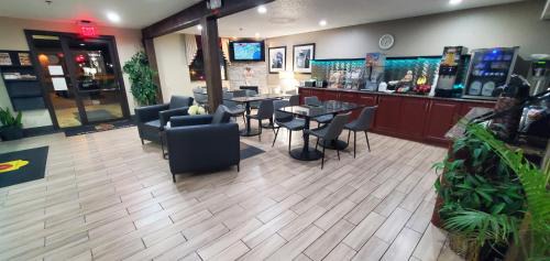 Sterling Heights Hotel | Super 8 by Wyndham Sterling Heights/Detroit Area
