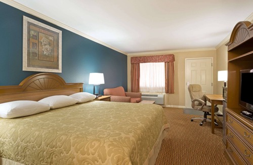 Covington Hotel | Super 8 by Wyndham Covington