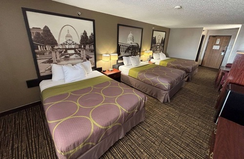Jerseyville Hotel | Super 8 by Wyndham Jerseyville