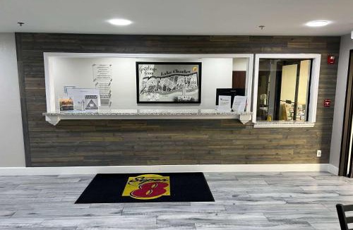 Lake Charles Hotel | Super 8 by Wyndham Lake Charles/Sulphur