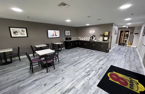 Lake Charles Hotel | Super 8 by Wyndham Lake Charles/Sulphur