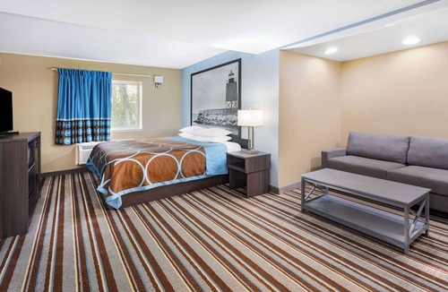 Marysville Hotel | Super 8 by Wyndham Marysville/Port Huron Area