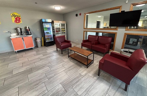 McLean Hotel | Super 8 by Wyndham McLean/Bloomington SW