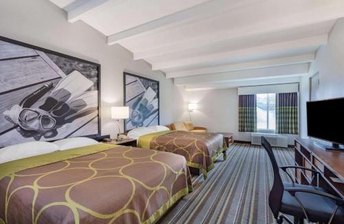 Melbourne Hotel | Super 8 by Wyndham Melbourne