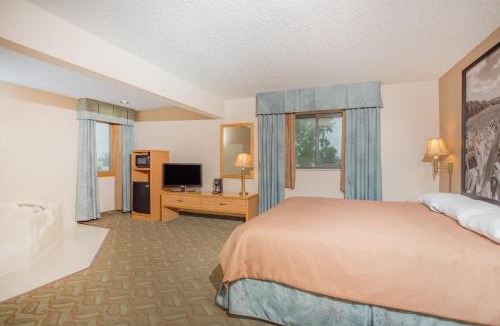 Monroe Hotel | Super 8 by Wyndham Monroe WI