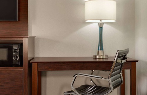 Pearl Hotel | Super 8 by Wyndham Pearl/Jackson Airport