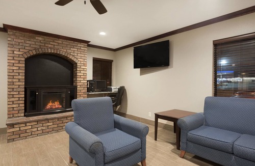 Rantoul Hotel | Super 8 by Wyndham Rantoul