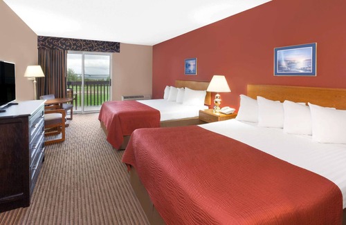 St Ignace Hotel | Super 8 by Wyndham St. Ignace