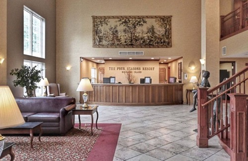 Pembine Apartment | Superior King Suite for 4 | On-Site Pool