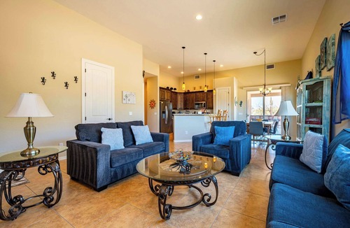 Apache Junction House | ‼️ Superstition Gecko | 3BR Retreat w/Mtn Views