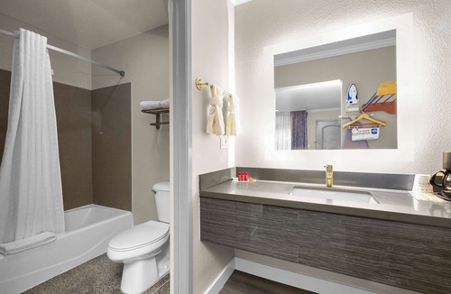 Cow Hollow Hotel | SureStay by Best Western San Francisco Marina District