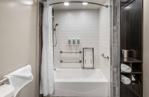 Santa Clara Hotel | SureStay Plus by Best Western Santa Clara Silicon Valley