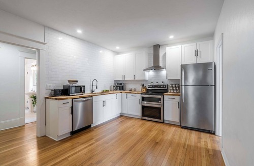 Gainesville House | Symphony at The Key | 7BR Mansion 1mi to UF & DT