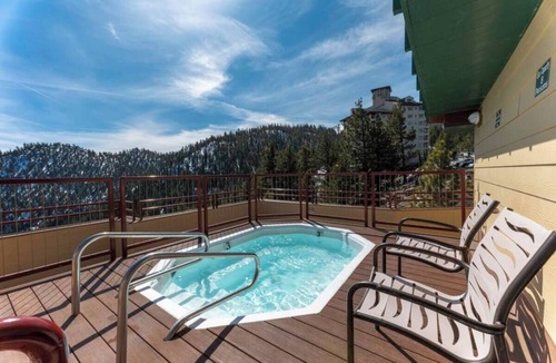 Tahoe Village Apartment | Tahoe Ridge Studio - Skiers Haven with Spectacular Views