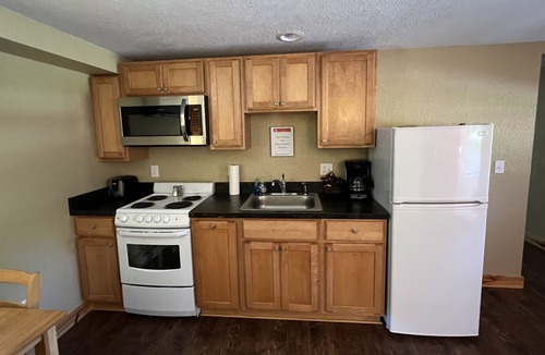 Paradise House | Tahquamenon Suites Lodging - One-Bedroom Suite # 1